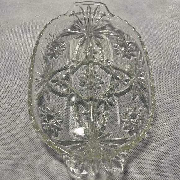 Vintage Glassware Anchor Hocking PRESCUT Glass Sparkly Star Relish Divided Dish - Picture 2 of 3